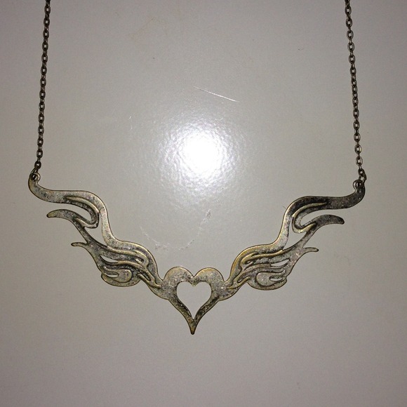 Heart on flames necklace 🌟 reduced price!