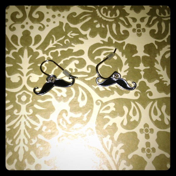 Earrings - Picture 1 of 1