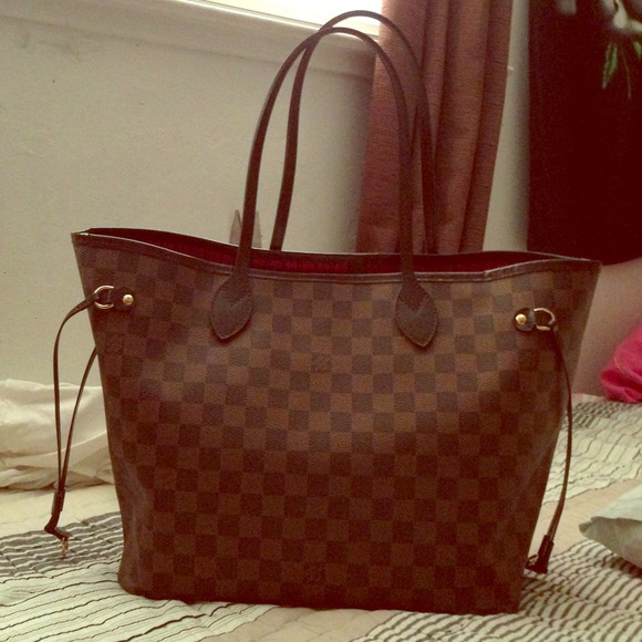 **SOLD** Louis Vuitton neverfull