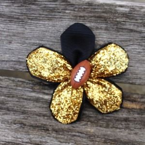 Black and gold hair clip