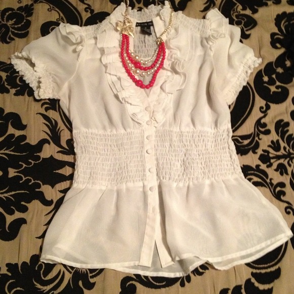 white top - Picture 3 of 4