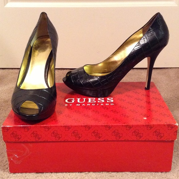 SOLD!! Guess by Marciano black crocodile peep toes