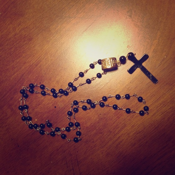✋Sold✋Black rosary