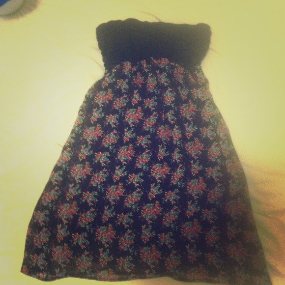 Comfy strapless black and floral print dress
