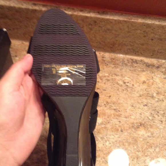 Really cute blackstrap wedges - Picture 3 of 4