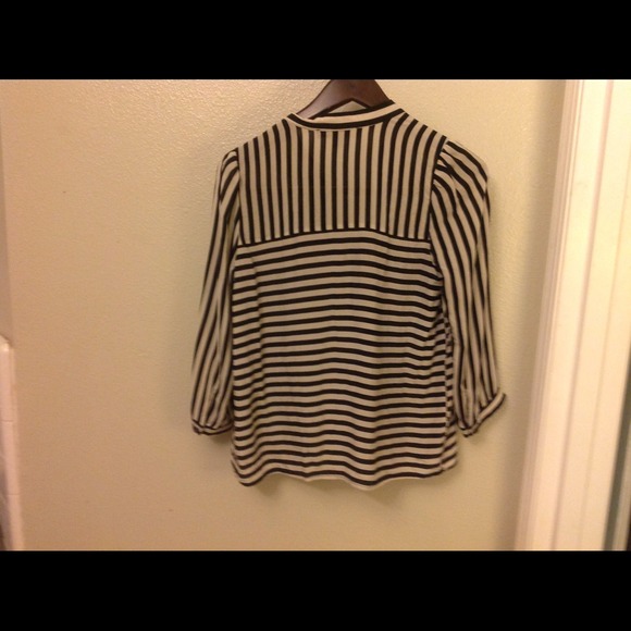 Blouse. - Picture 2 of 2