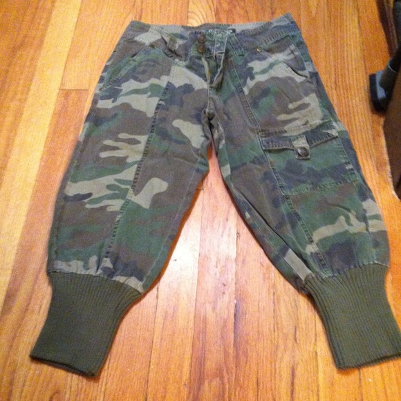 Camo capris