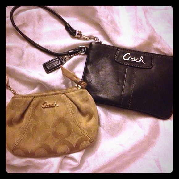 🚫on hold! Coach wristlet and coin purse bundle.