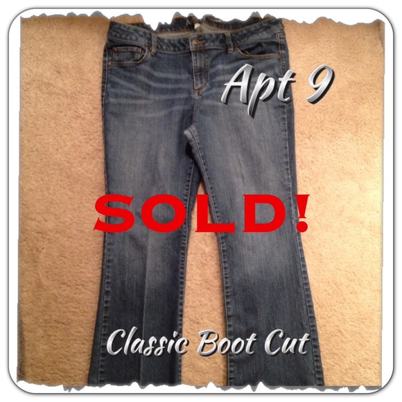 SOLD!!!! Apt 9 Bootcut Jeans Petite