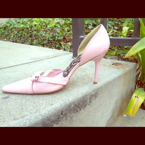Andrea pink kitten heels.