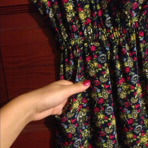 Cute floral dress - Picture 2 of 3