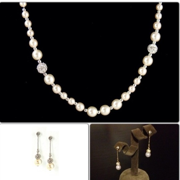 Pearl Necklace and Earrings Set