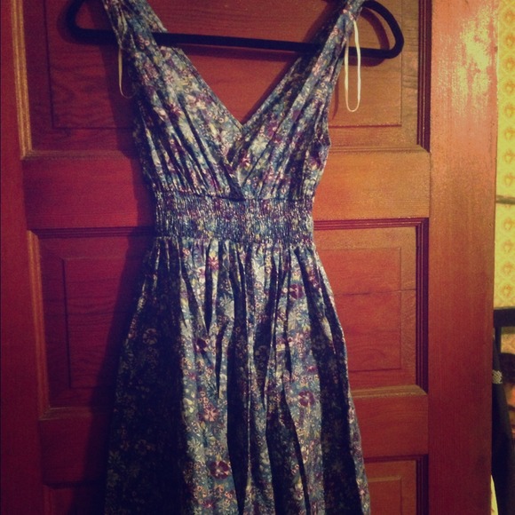 Floral dress! - Picture 1 of 3