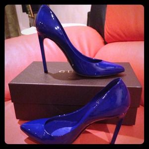 ⛔️SOLD⛔️Gucci Gloria Patent Pumps 9.5 TRADES OK