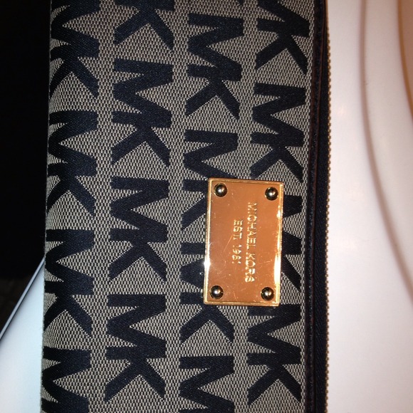 🚫SOLD 🚫 💯Authentic MK