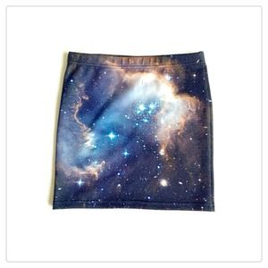 Starry sky short skirt.