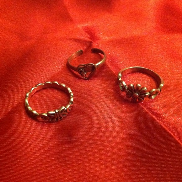 Toe ring bundle!
