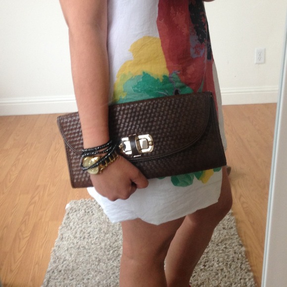 ❌SOLD❌Brown woven purse/clutch - Picture 4 of 4