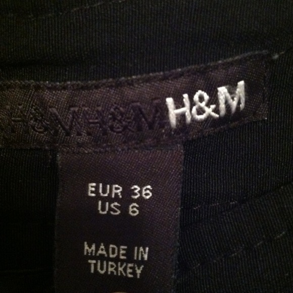 Black Capri - Picture 3 of 4