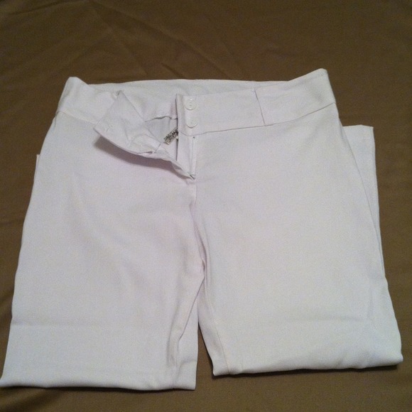 White Capri - Picture 2 of 3