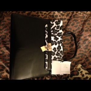 💢SOLD💢Square black and white leopard purse