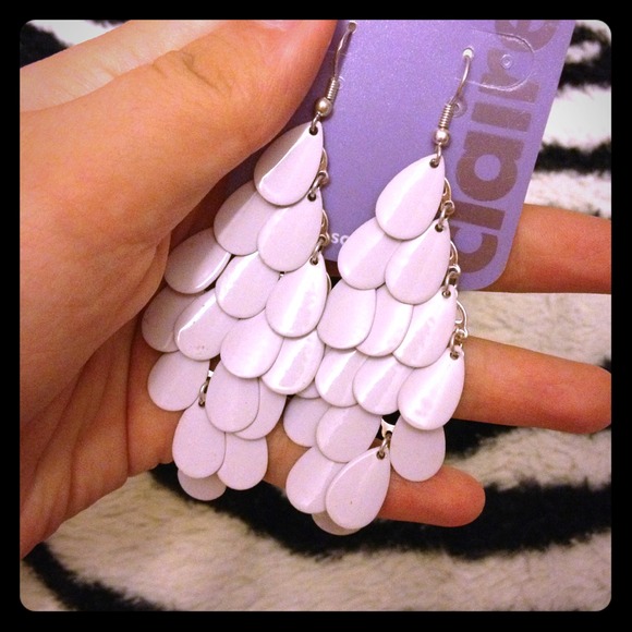 Cute white earrings.