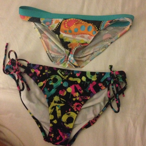 Bathing suite bottom bundle. - Picture 4 of 4