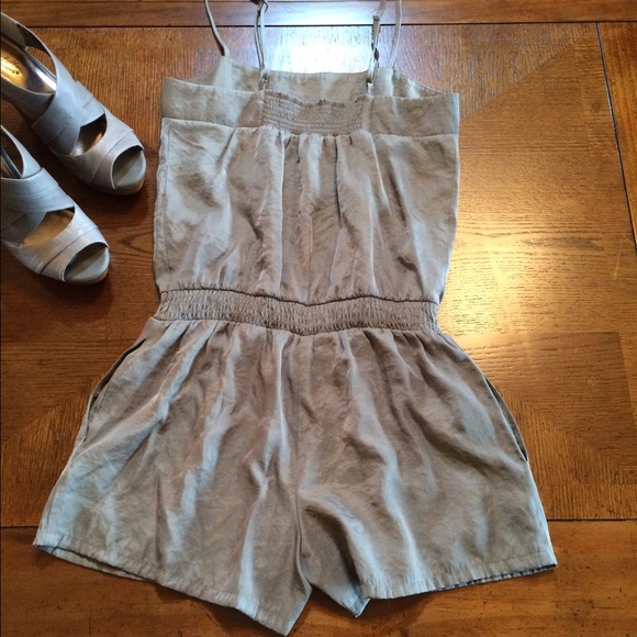 Lauren Conrad Romper NWOT! - Picture 3 of 4