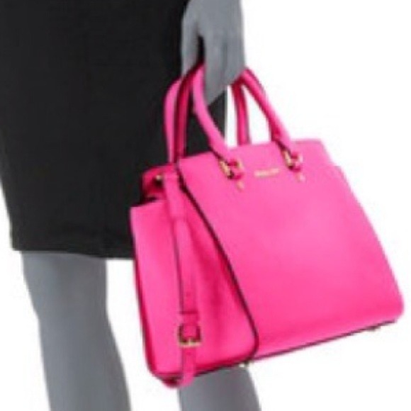 Michael kors 2025 neon pink bag