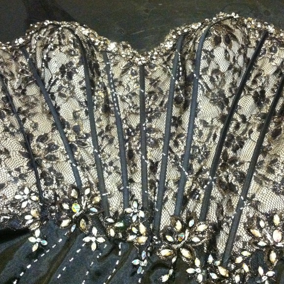 Black satin sequined Tony Bowls Paris Gown sz16 - Picture 2 of 4