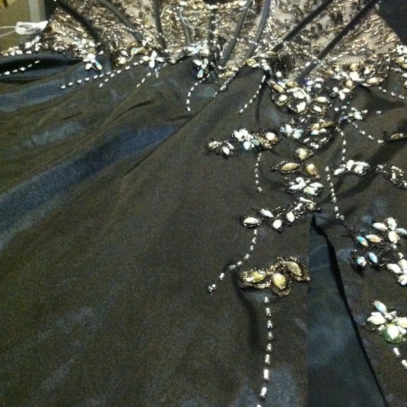 Black satin sequined Tony Bowls Paris Gown sz16 - Picture 4 of 4