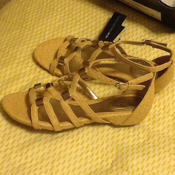 Shoes - Picture 2 of 2