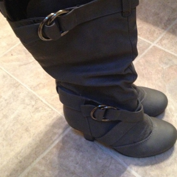 Grey boots never worn