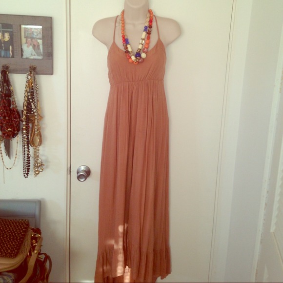 Perfect little peach/tan colored maxi dress!