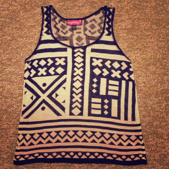 Tribal top