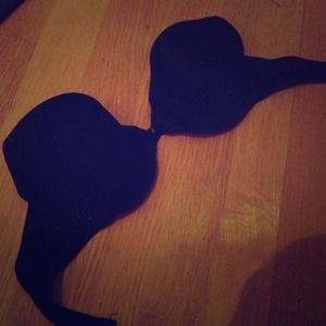 Perfectly hidden black strapless bra