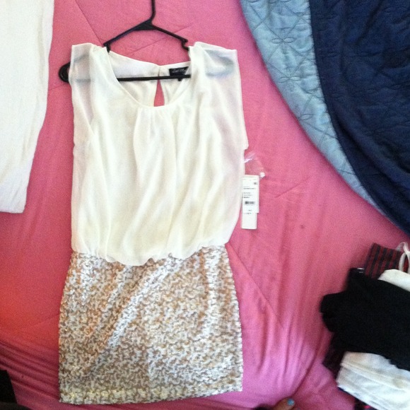 Brand new never worn! Gorgeous dress