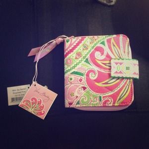 BRAND NEW Vera Bradley wallet.🌀RESERVED🌀