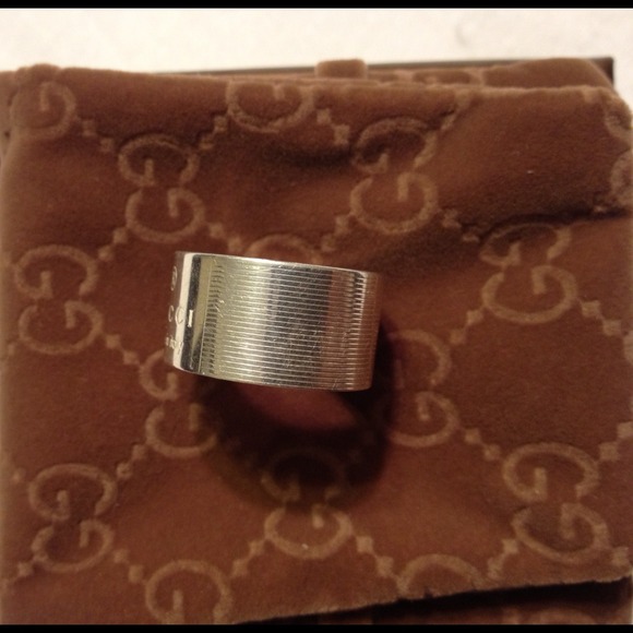 🚫🚫🚫SOLD Authentic Men's Gucci Ring🚫🚫🚫🚫 - Picture 3 of 4