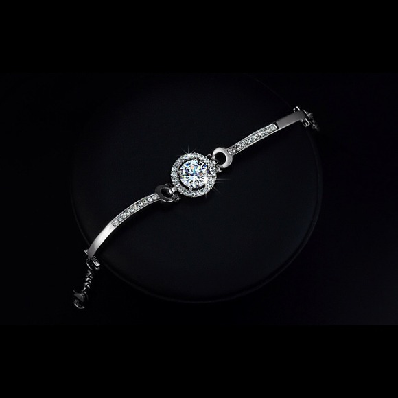 White gold plated 3.5 ct Cubic Zirconia Bracelet