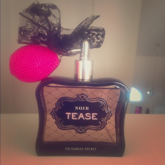 VS 3.4oz Eau De Parfum Noir Tease 🎀
