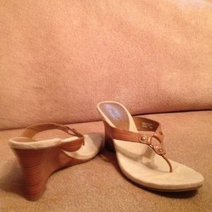 Kenneth Cole Reaction Tan leather slide