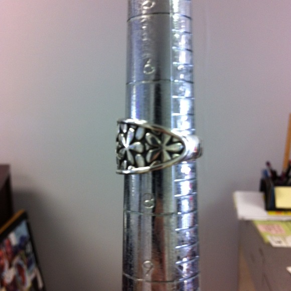 🚫❌Sold❌🚫James Avery Spring Blossom ring - Picture 2 of 3