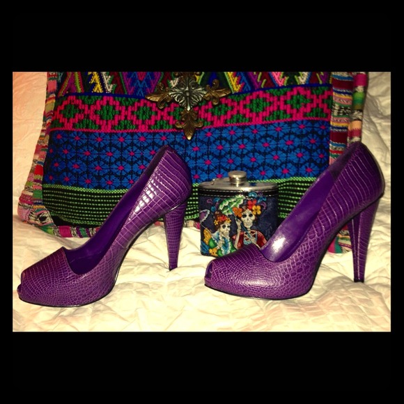Enzo Angiolini - Bassano Peep Toe Pump - Picture 1 of 3