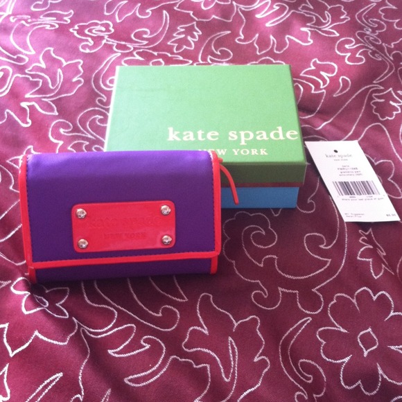 Sold in bundle!!! 💯 Authentic Kate Spade wallet