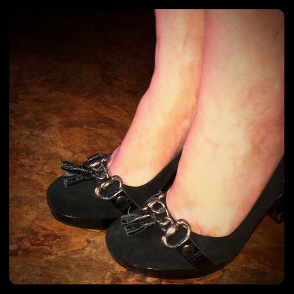 Black Suede Nine West heel loafers
