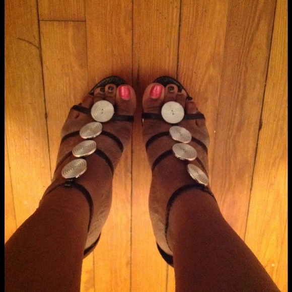 Black babyphat heels!!!