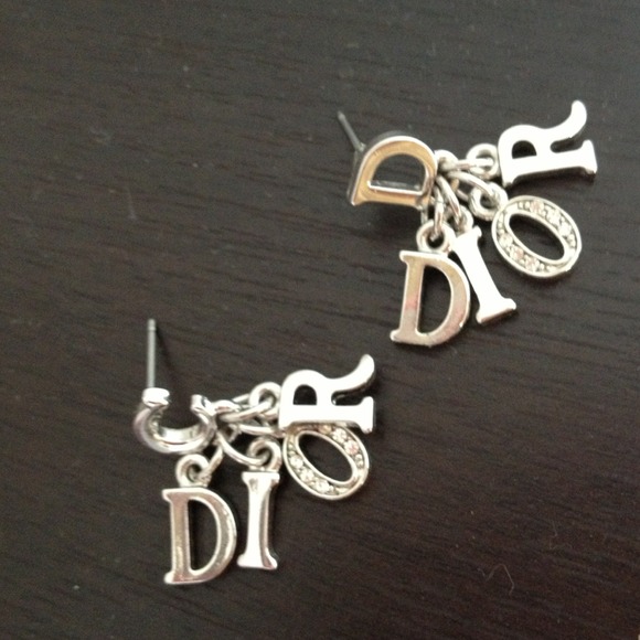 ✨Sold✨Dior ear rings.