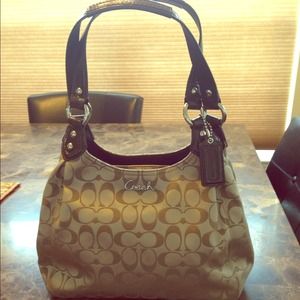 ***Price firm***Authentic Coach handbag
