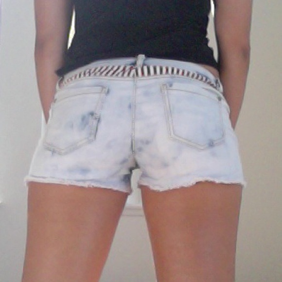 Shorts - Picture 3 of 3